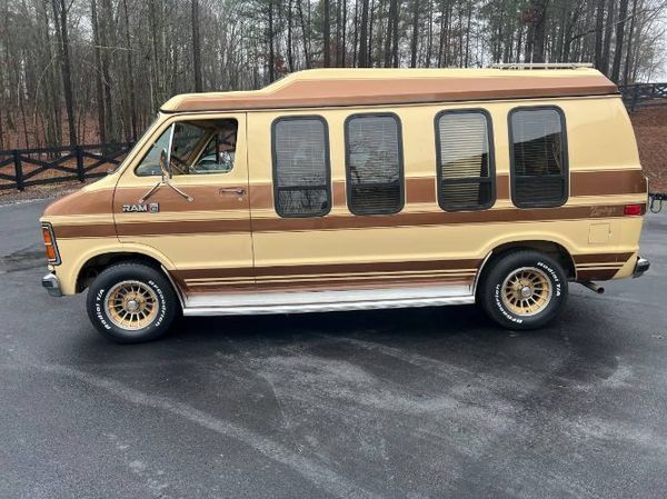 1985 Dodge D250