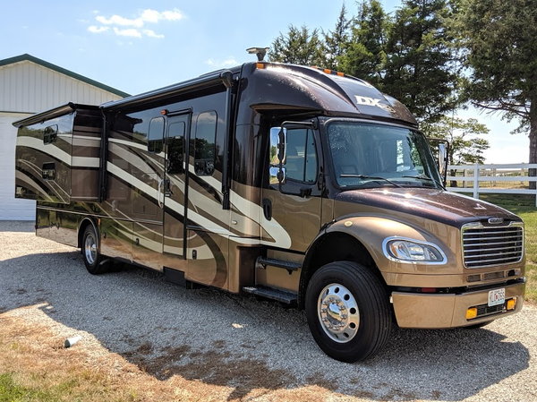 2013 Freightliner RV Dynamax DX3 Bunkhouse for Sale in JEFFERSON CITY ...