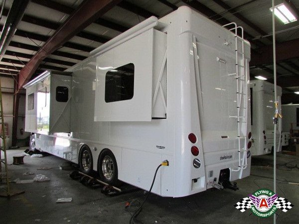 2019 Showhauler 30' Motorhome
