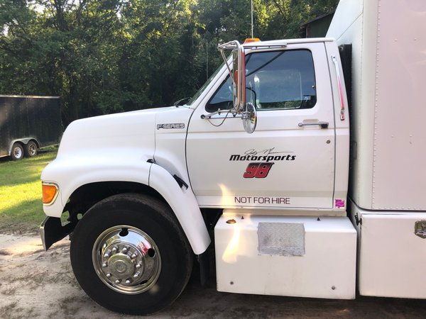 1998 Ford F800 Toter for Sale $25,000