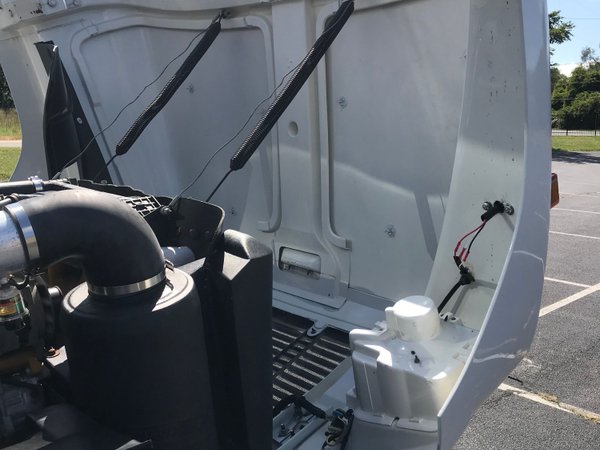 2001 Freightliner United 1410 Garage Unit for Sale $74,990