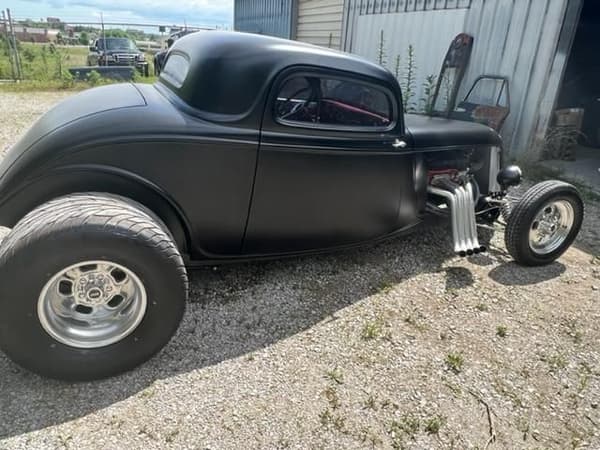1933 FORD COUPE 