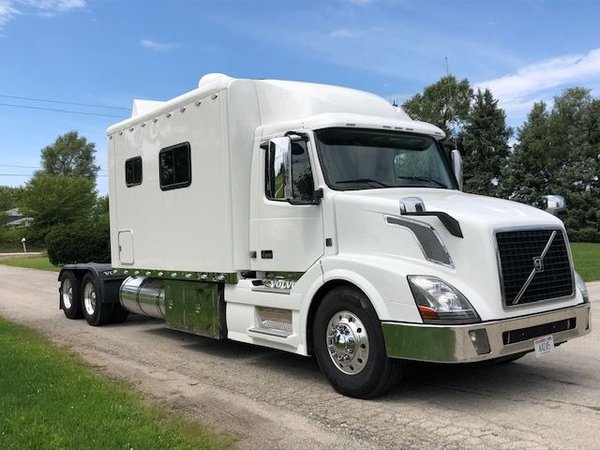2014 Volvo W/ ARI Legacy Condo Cab - RV / Toterhome / Semi for Sale $89,500