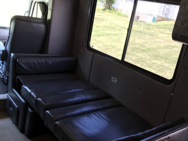 2007 60 SERIES DETROIT  43’ Motor coach for Sale $130