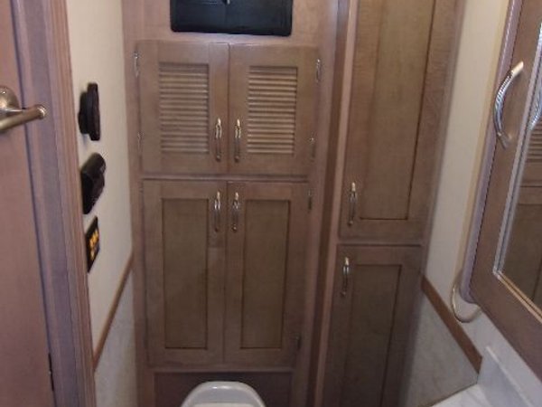 2015 Showhauler 35' motorhome for Sale $185,000