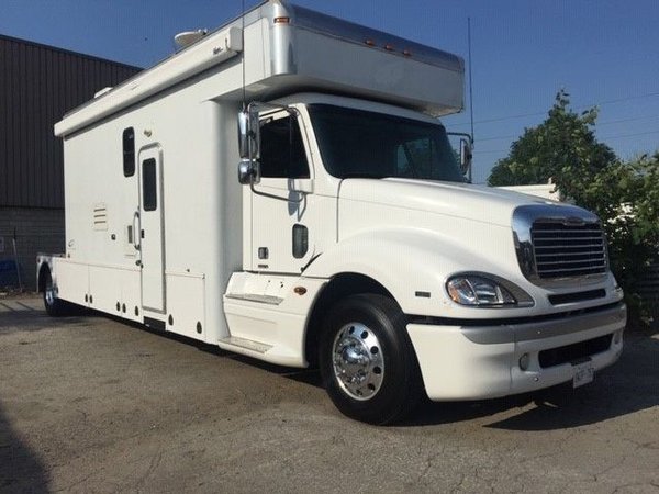 2005 Freightliner Optima "X" 17' Toterhome for Sale $115,000