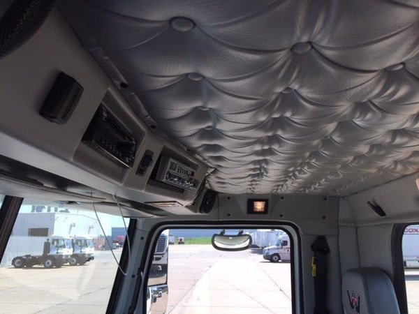 NEW FRIEGHTLINER CHASSIS FOR SALE!!