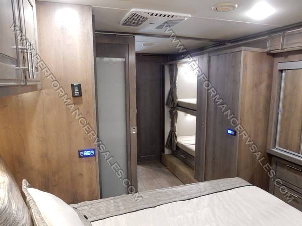 2019 Dynamax Dynaquest XL 37BH
