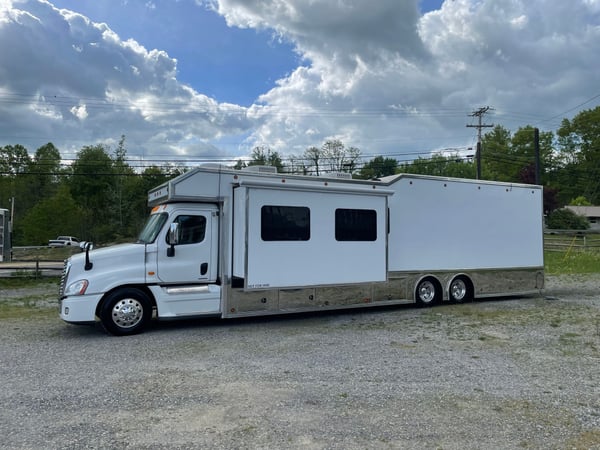 2008 5150 One Piece Hauler  for Sale $275,999 