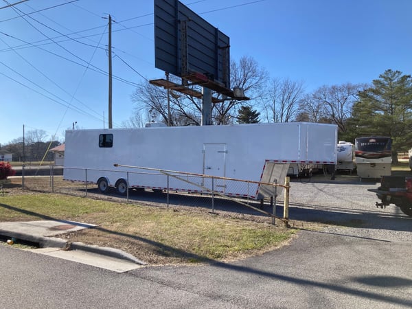 42’ enclosed trailer 