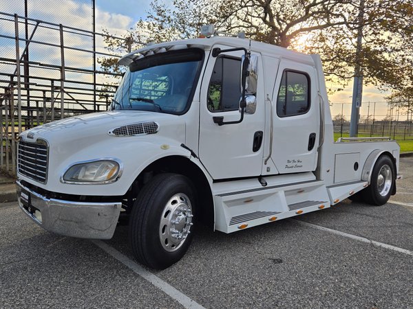 2005 Freightliner Sportchassis  for Sale $69,999 
