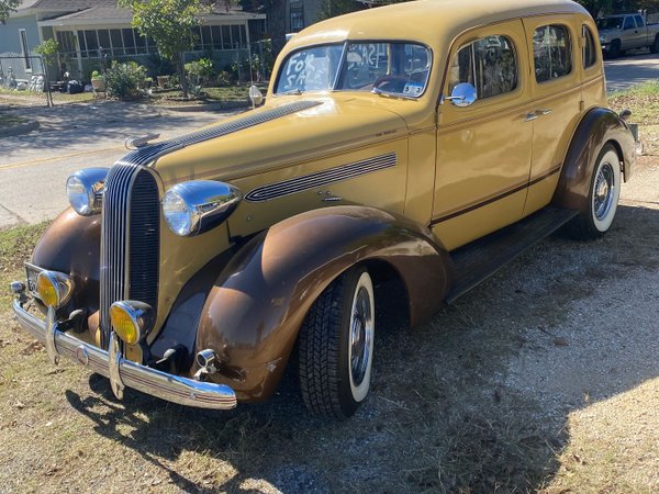 1936 Pontiac Deluxe Series Silver Streak
