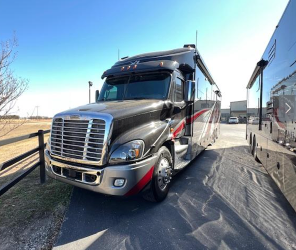 2021 XL 2 Bath Bunk Coach 46K Miles  