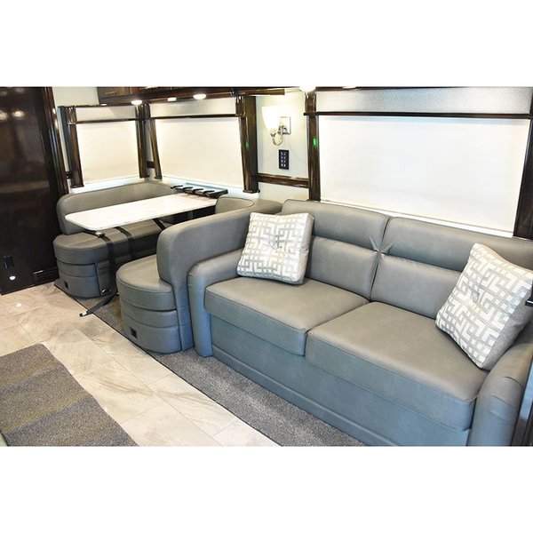 2020 Renegade XL X45BBC Triple Slide Bunkhouse Super C Diese for Sale