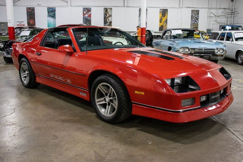 1985 Chevrolet Camaro IROC Z 28 For Sale In GRAND RAPIDS MI RacingJunk amazing-14-000-mile-first-year-1985-bright-blue-iroc-z-28-305-tpi