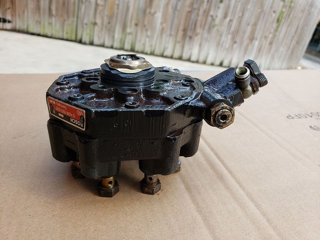 Porsche 928 Euro S 4.7 Fuel Distributor Bosch Part 0 438 100 027 K