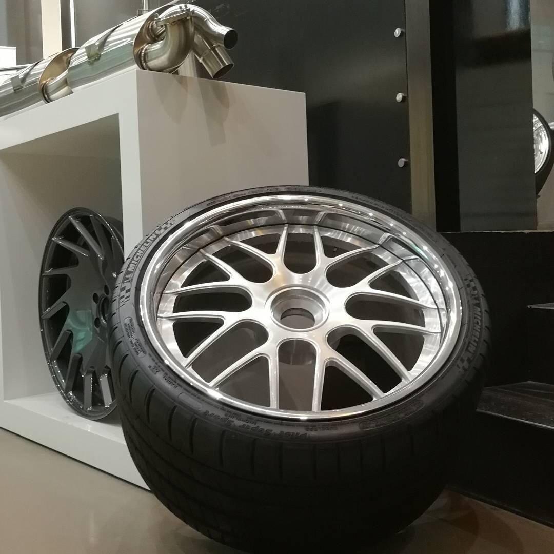 Wheels and Tires/Axles - 997 Turbo 360 Forged Wheels ( Mesh 8 ) - Used - 2007 to 2013 Porsche 911 - Muharraq, Bahrain