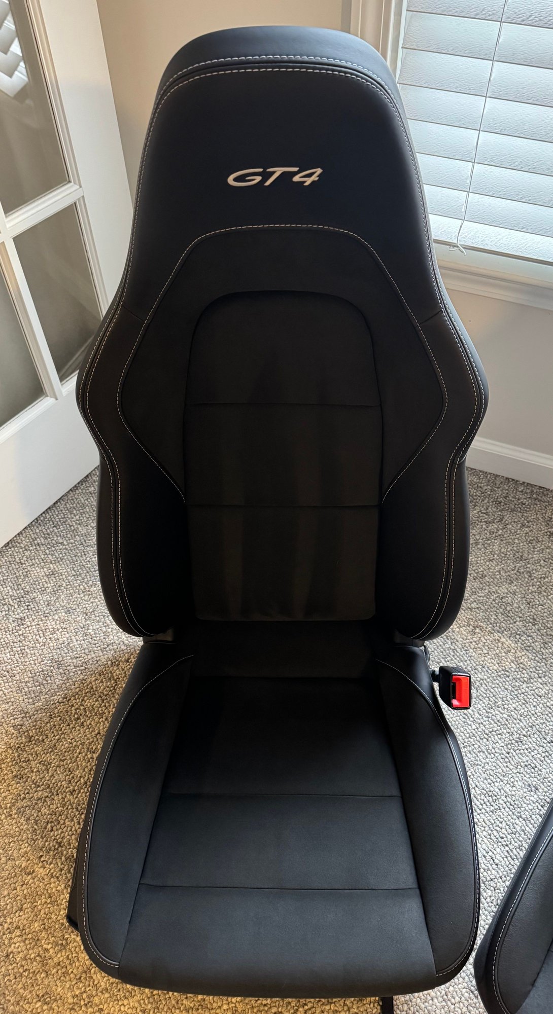 Interior/Upholstery - 718 GT4 seats - Used - 2019 to 2025 Porsche 718 Cayman - Alpharetta, GA 30009, United States