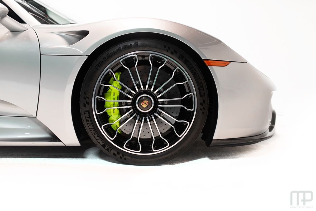 2015 Porsche 918 Spyder - 2015 Porsche 918 Spyder - Used - VIN WP0CA2A11FS800428 - 3,815 Miles - 8 cyl - AWD - Automatic - Convertible - Silver - Atlanta, GA 30360, United States