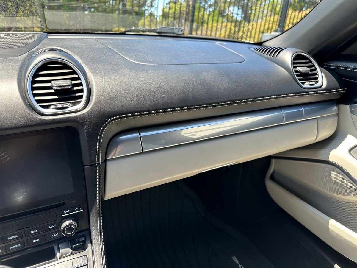 2017 Porsche 718 Boxster - 2017 Boxster S 6MT 33,000 Miles - Used - VIN WP0CB2A81HS240763 - 33,000 Miles - 4 cyl - 2WD - Manual - Convertible - White - Carmel, CA 93923, United States