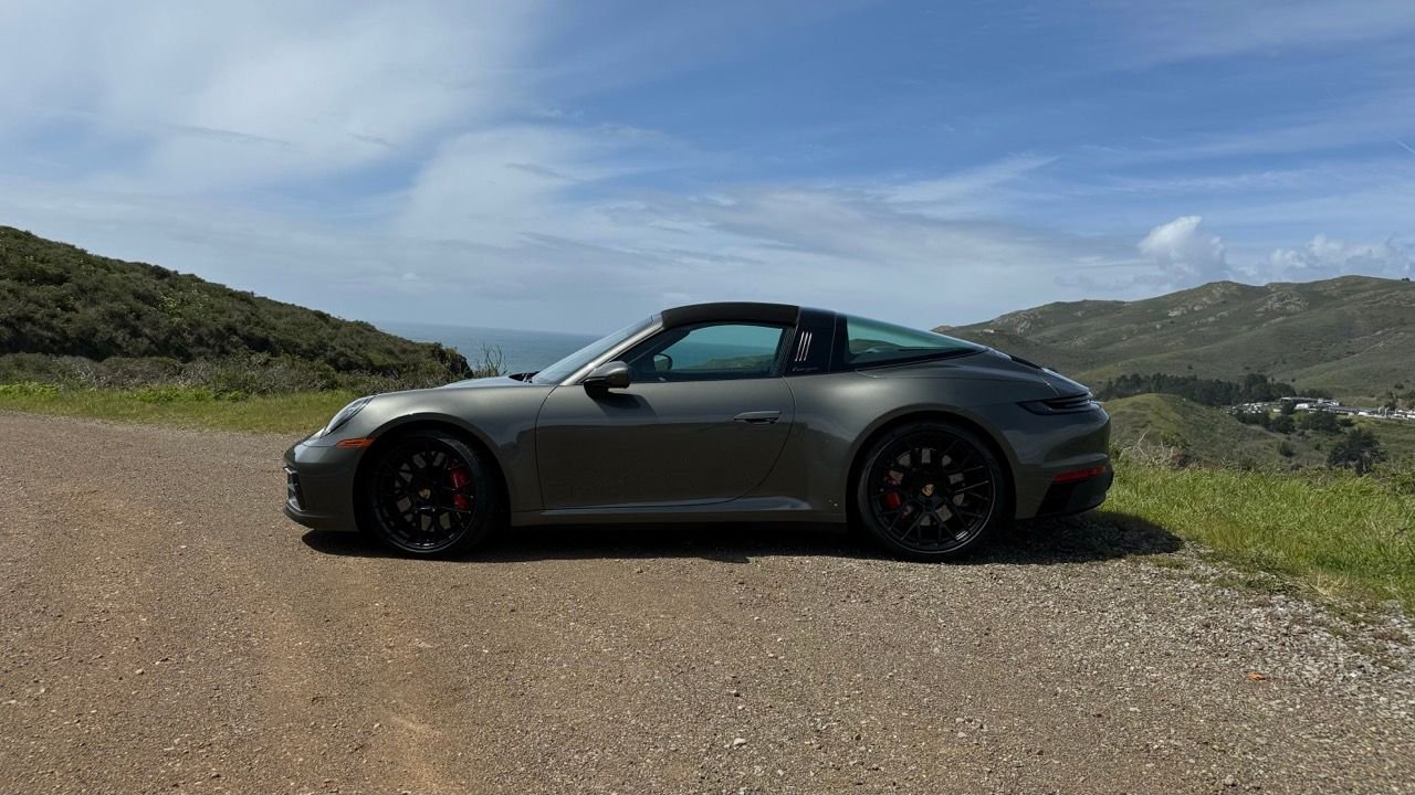 2022 Porsche 911 - 2022 GTS Targa 4 in Aventurine Green, 930 Red leather package, Super low miles - Used - VIN WP0BB2A94NS232477 - 1,390 Miles - 6 cyl - 4WD - Automatic - Coupe - Gray - San Francisco, CA 94107, United States