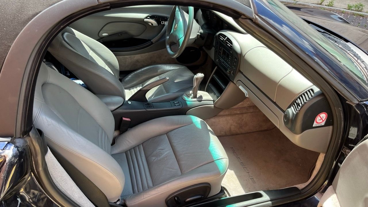 2003 Porsche Boxster - Accident-Damaged 2003 986 Boxster - Used - VIN WP0CA29803U622271 - 79,000 Miles - 6 cyl - 2WD - Manual - Convertible - Blue - Cincinnati, OH 45202, United States