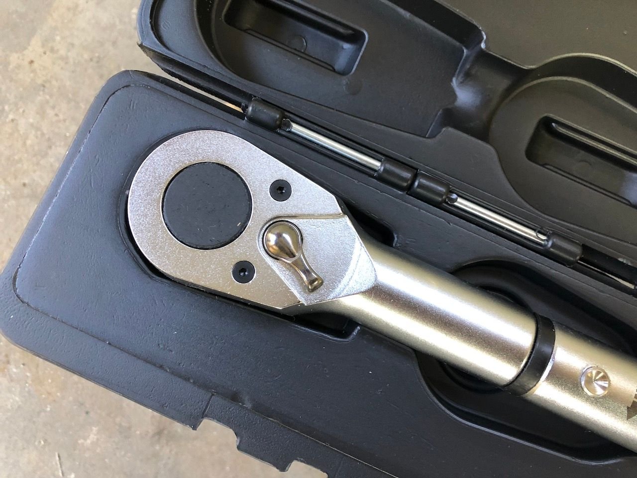 Centrelock Wheel Removal (Breaker Bar & Torque Wrench) PICS Rennlist