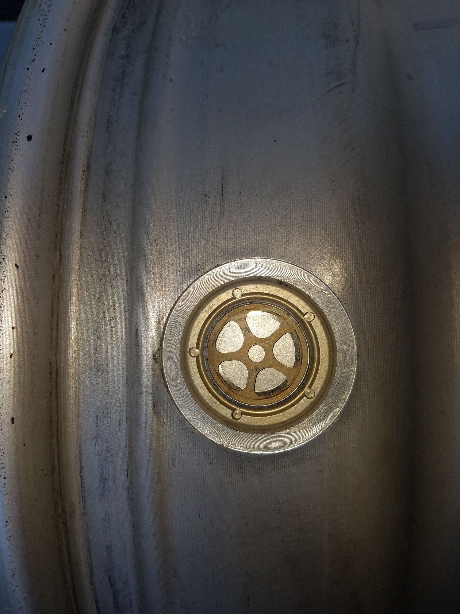 Wheels and Tires/Axles - 928 90-91 man hole wheels with RDK (tpms) - Used - 1990 to 1991 Porsche 928 - Farmingtn Hls, MI 48334, United States