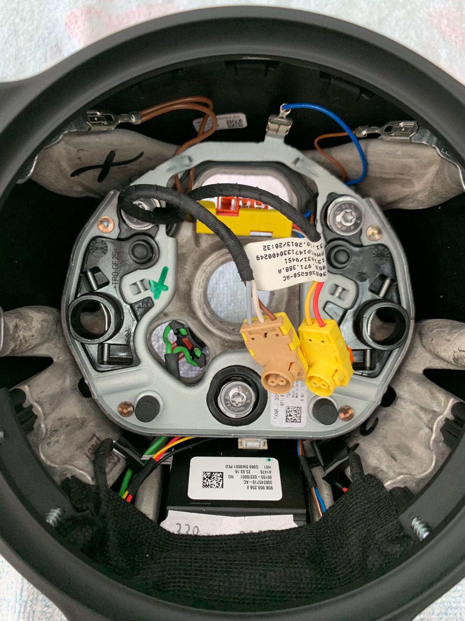 991.2 GT Steering Wheel - MF with GPS chip + Airbag - Rennlist ...
