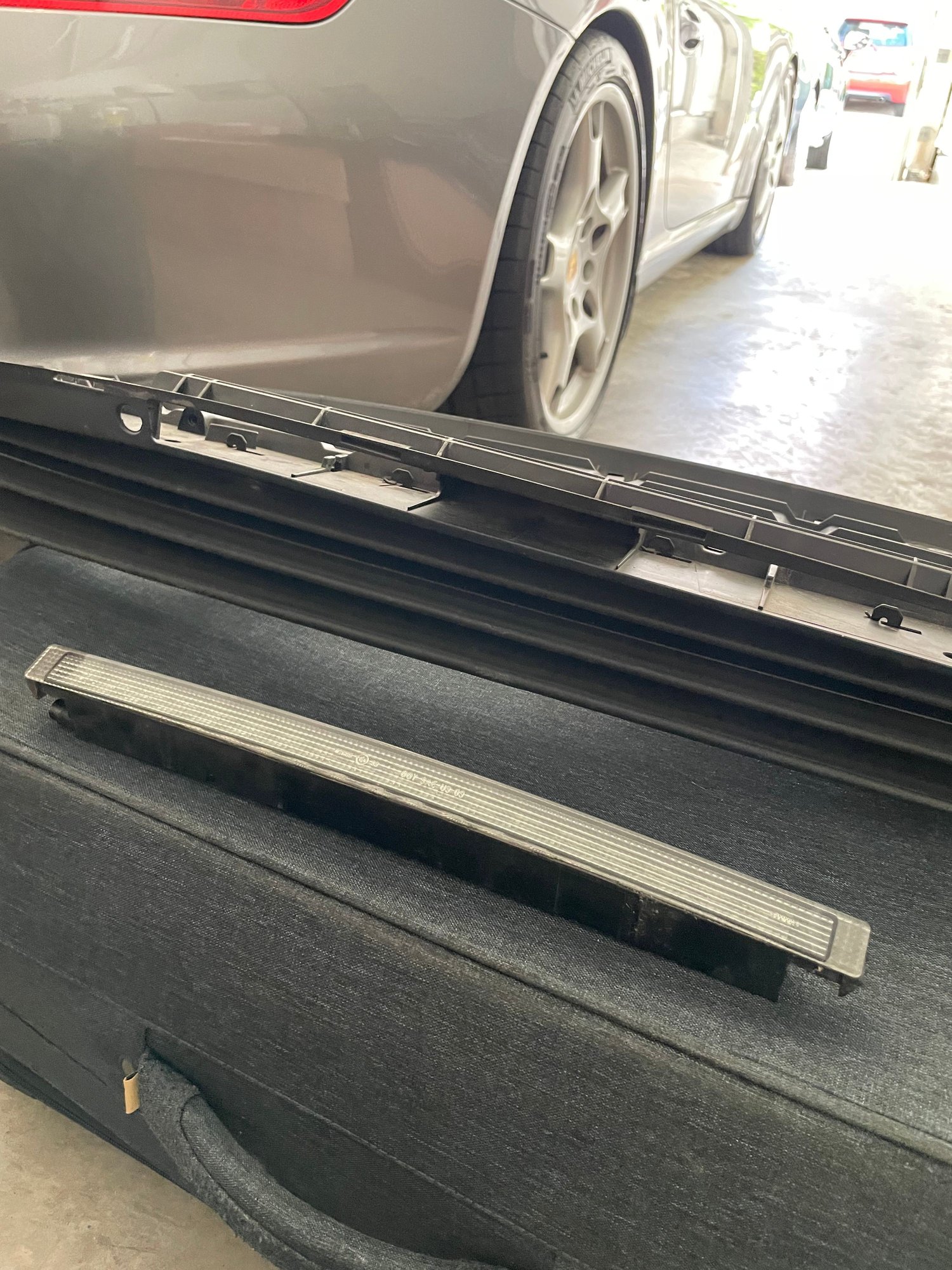 Exterior Body Parts - 997 Deck lid panel with third brake light - Used - 2005 to 2012 Porsche 911 - Fort Lauderdale, FL 33316, United States