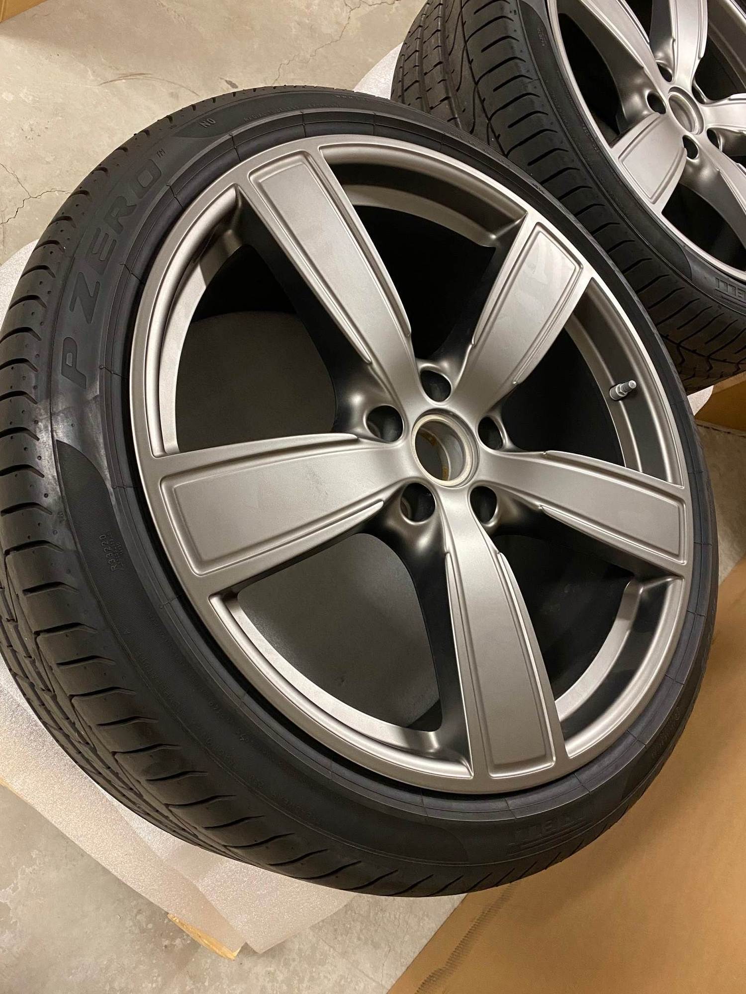 Wheels and Tires/Axles - 22" Cayenne Sport Classic wheels in satin platinum - New - 2019 to 2020 Porsche Cayenne - Los Gatos, CA 95030, United States