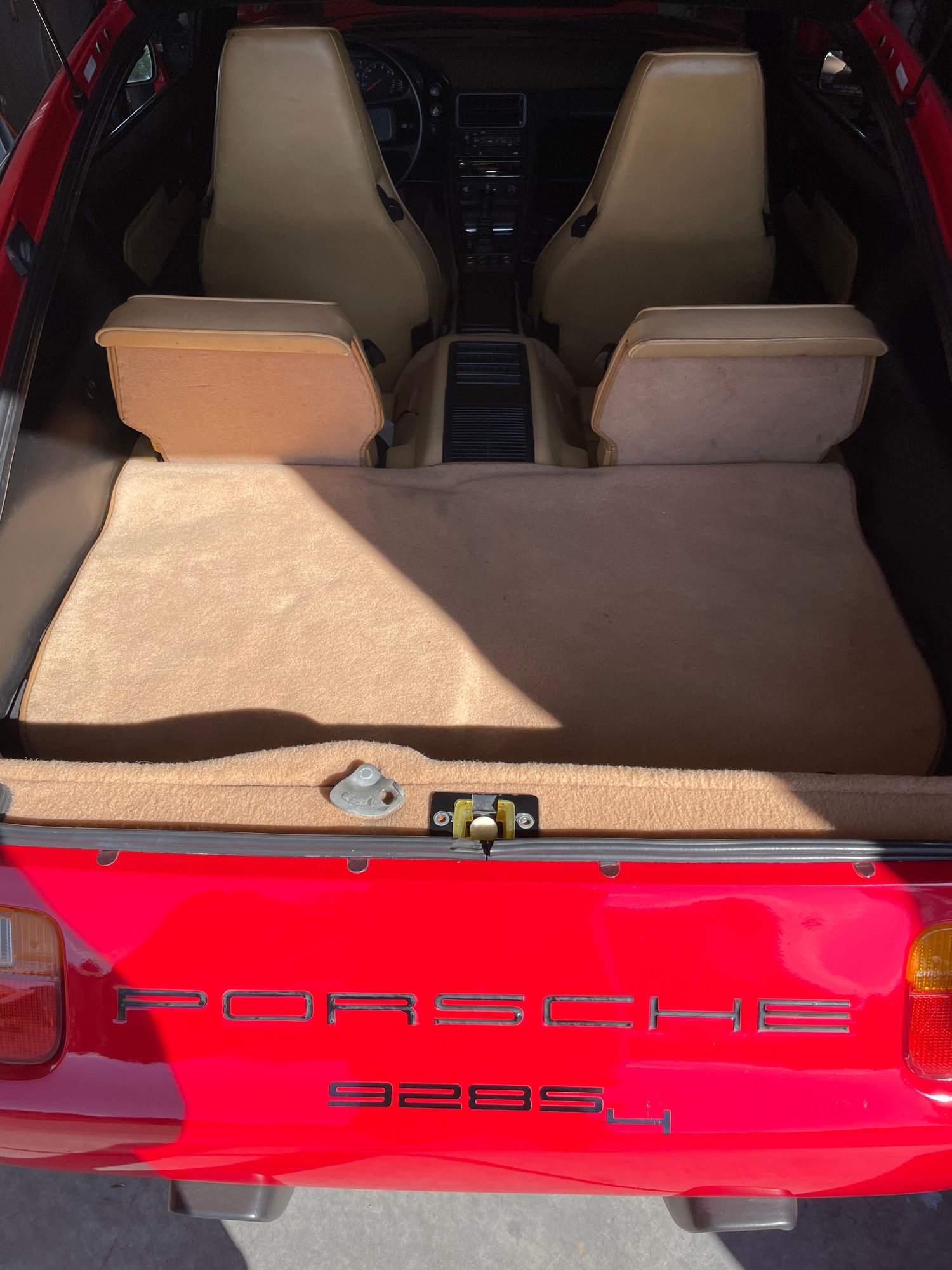 1988 Porsche 928 - 1988 Porsche 928 S4 For Sale - Used - VIN WP0JB092XJS860920 - 112,000 Miles - 8 cyl - 2WD - Automatic - Hatchback - Red - Sedona, AZ 86351, United States