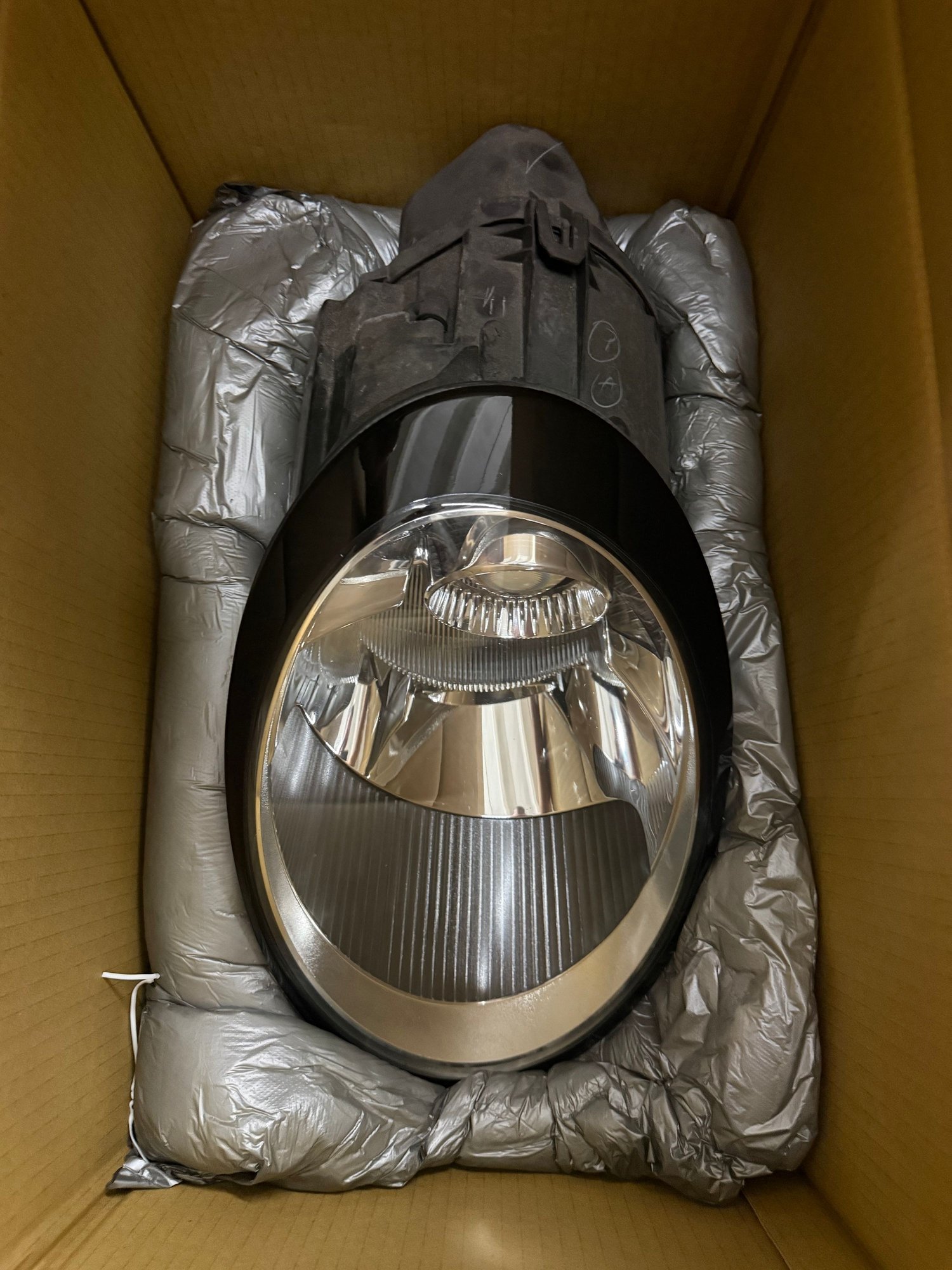 Lights - Porsche 911 997 997.2 OEM Headlights - Used - 2005 to 2012 Porsche 911 - Fort Lauderdale, FL 33312, United States