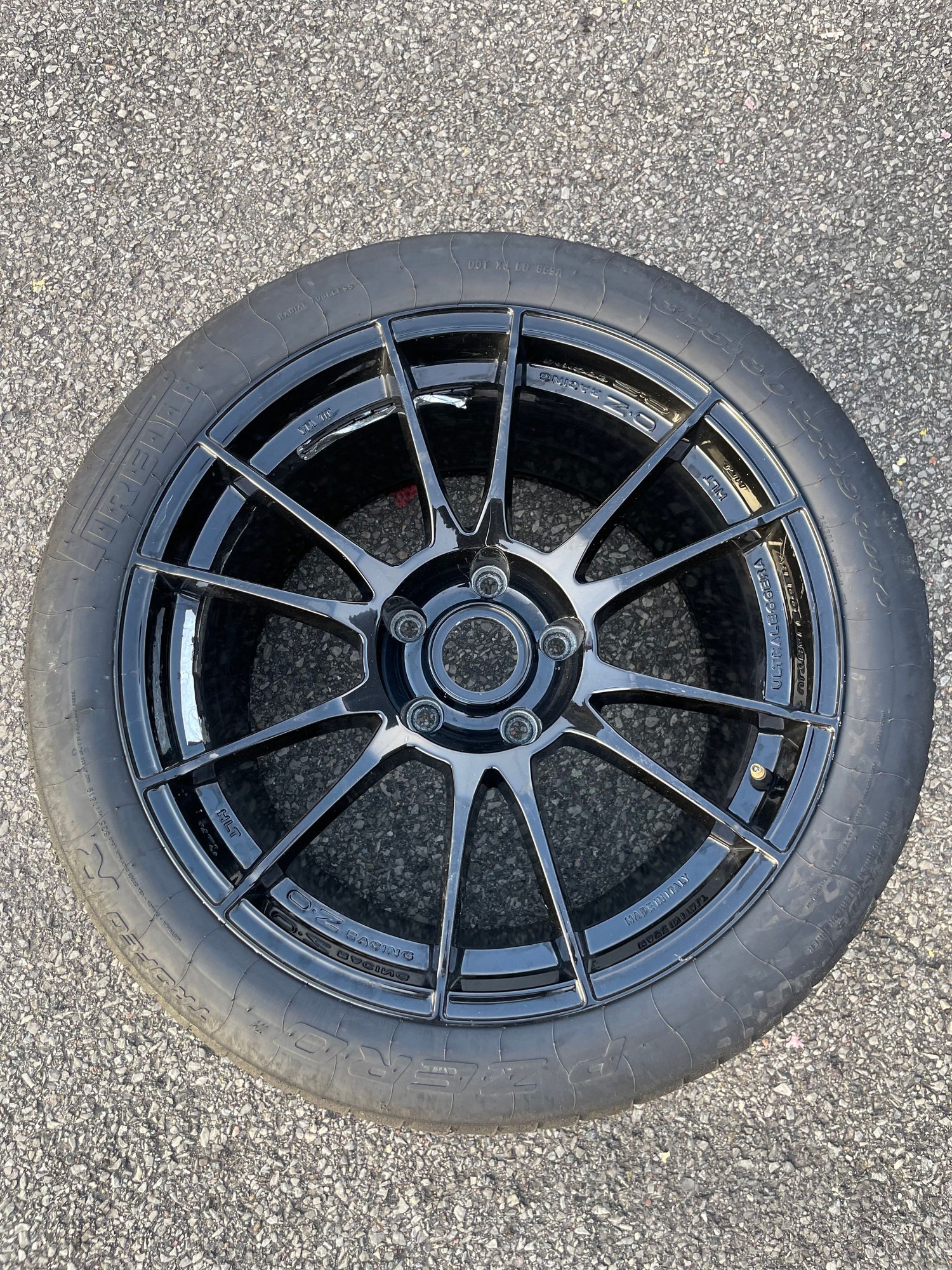 Wheels and Tires/Axles - OZ Wheels Ultra Leggerra - Used - 2014 Porsche 911 - Laval, QC H7L5Z6, Canada