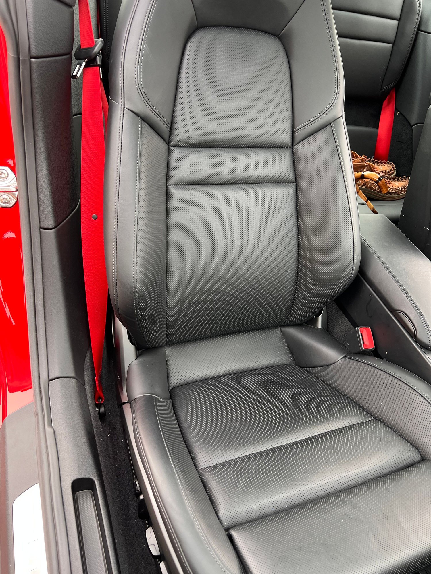 2020 Porsche 911 - Gorgeous 2020 Guards Red C4S - Used - VIN WP0AB2A98LS228456 - 14,900 Miles - 6 cyl - AWD - Automatic - Coupe - Red - Springfield, OH 45504, United States