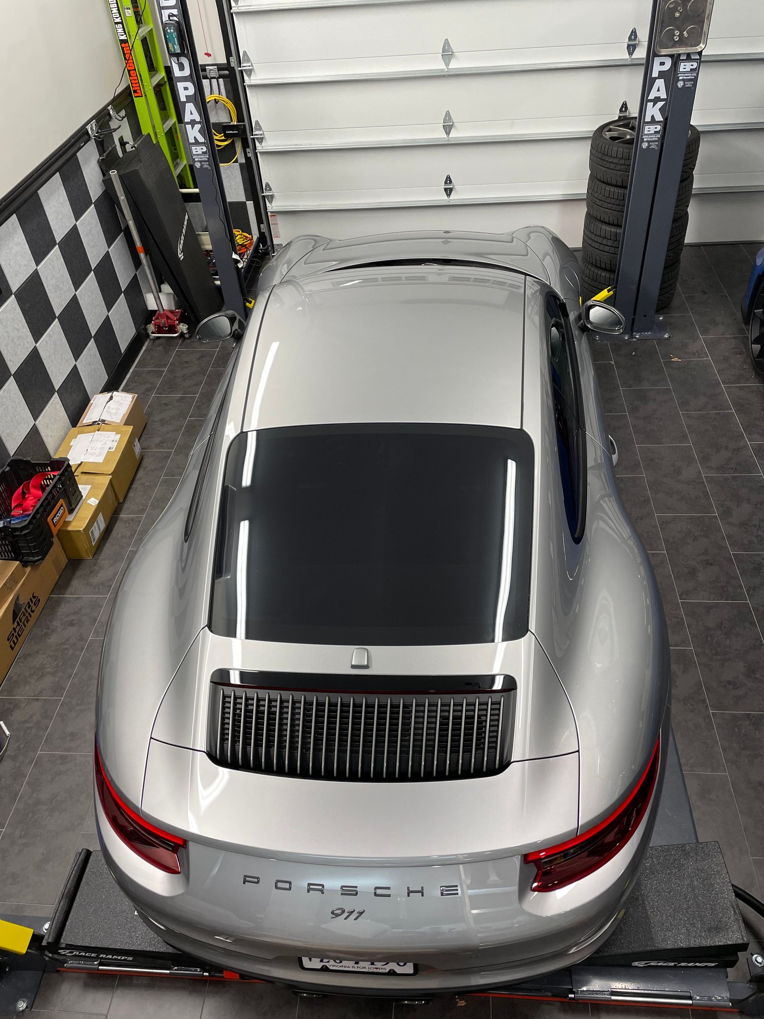 2018 Porsche 911 - 2018 911 Carrera T for sale - Used - VIN WP0AA2A9XJS106360 - 5,900 Miles - 6 cyl - 2WD - Manual - Coupe - Silver - Harrisonburg, VA 22801, United States