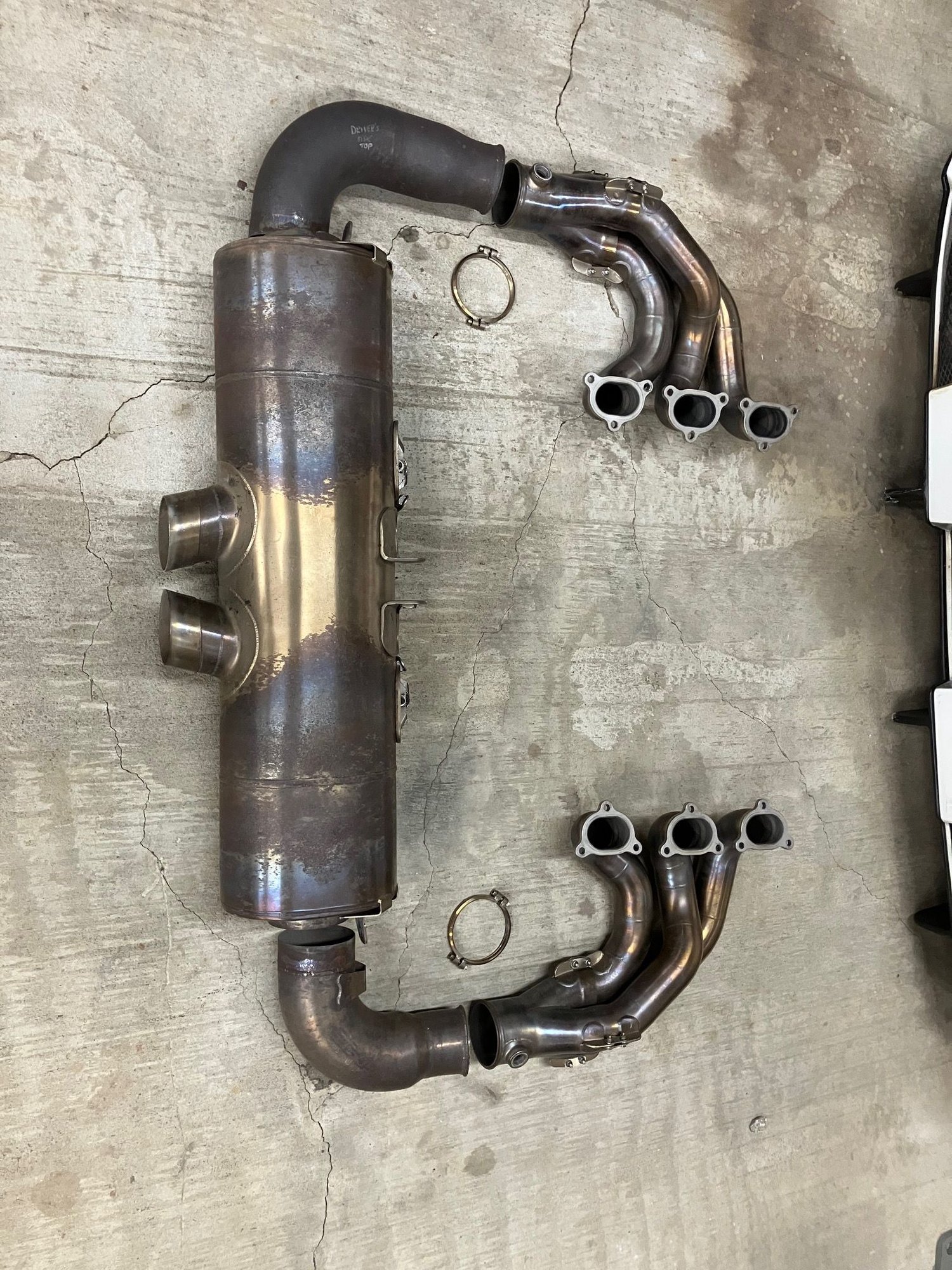 2010 Porsche GT3 - parting out gt3 race car. - Ellwood City, PA 16117, United States