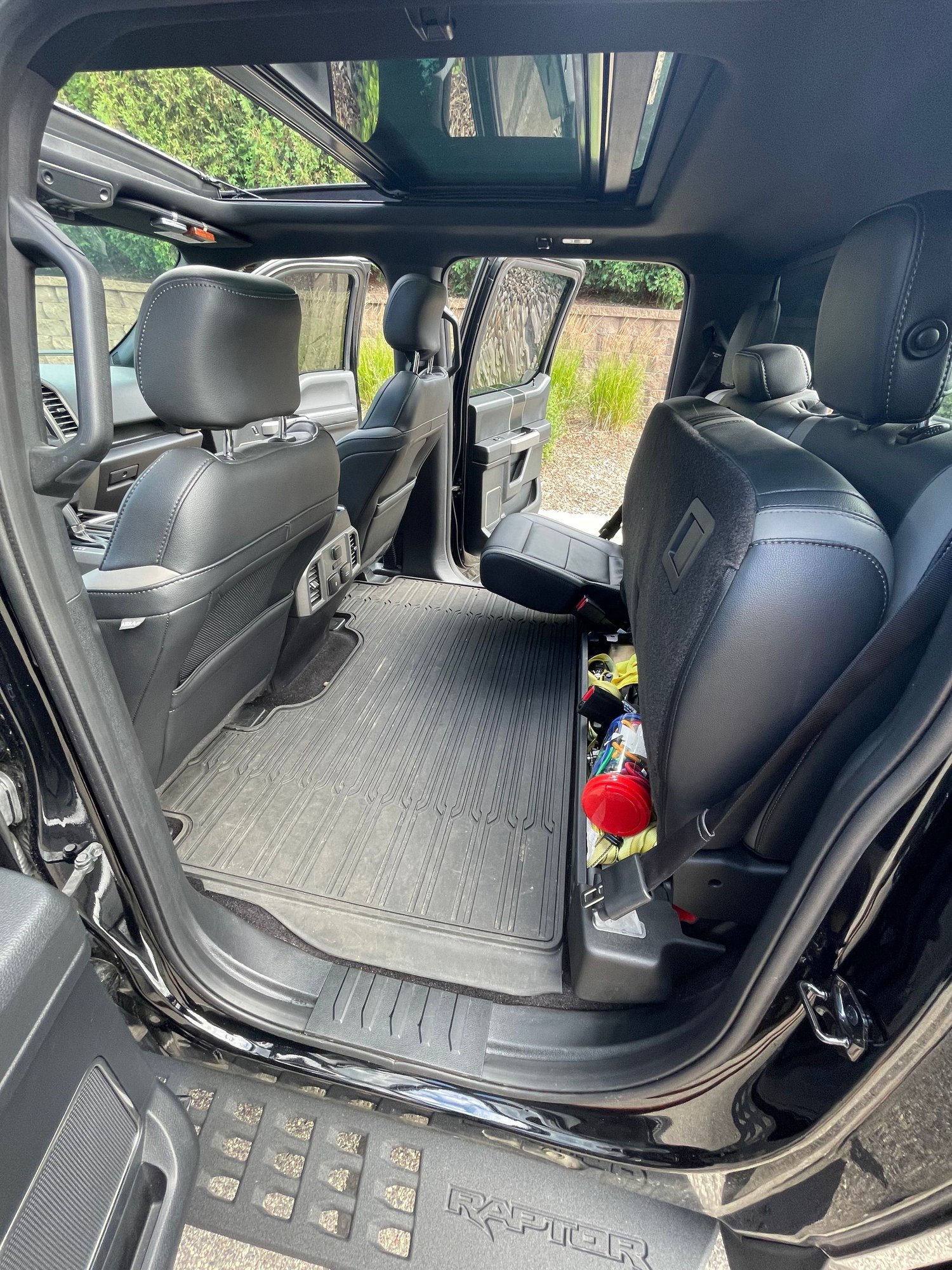 2017 Ford F-150 - 2017 Ford Raptor - 15k miles - Used - VIN 1FTFW1RG3HFB66858 - 15,560 Miles - 6 cyl - 4WD - Automatic - Truck - Black - Minneapolis, MN 55439, United States