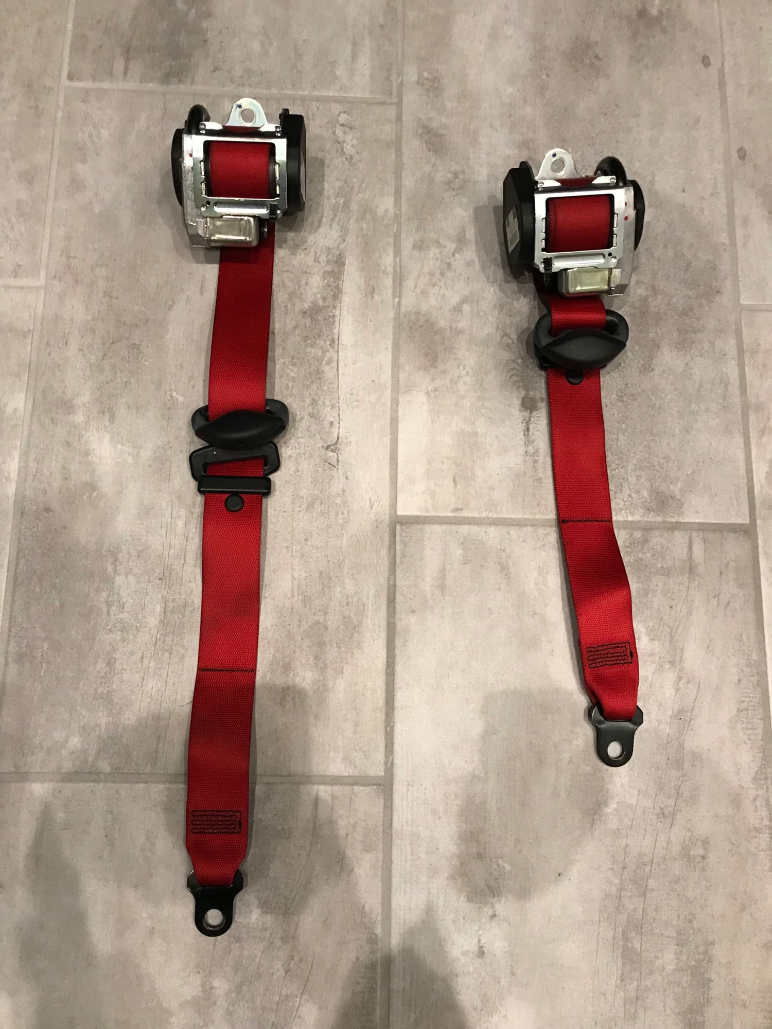 Interior/Upholstery - Red Seat Belts 987/987.2 - Used - Rocklin, CA 95677, United States