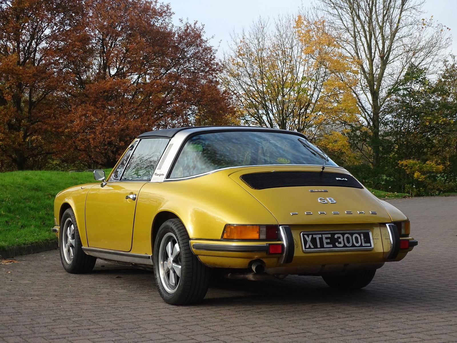 1973 Porsche 911 - 1973 Porsche 911 E 2.4 Targa - One of only 59 UK RHD, 1/1 in this colour - Used - VIN 9113210551 - 133,000 Miles - 2WD - Manual - Gold - Runcorn WA71TA, United Kingdom