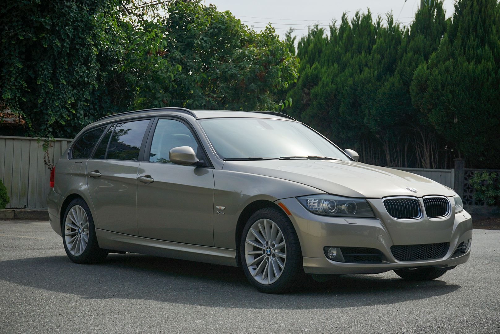 2011 BMW 328i xDrive - 2011 E91 328i xDrive Touring Sports Wagon - 6 speed - Used - VIN WBAUU3C54BA544946 - 106,000 Miles - 6 cyl - AWD - Manual - Wagon - Vancouver, BC V5Z4N6, Canada