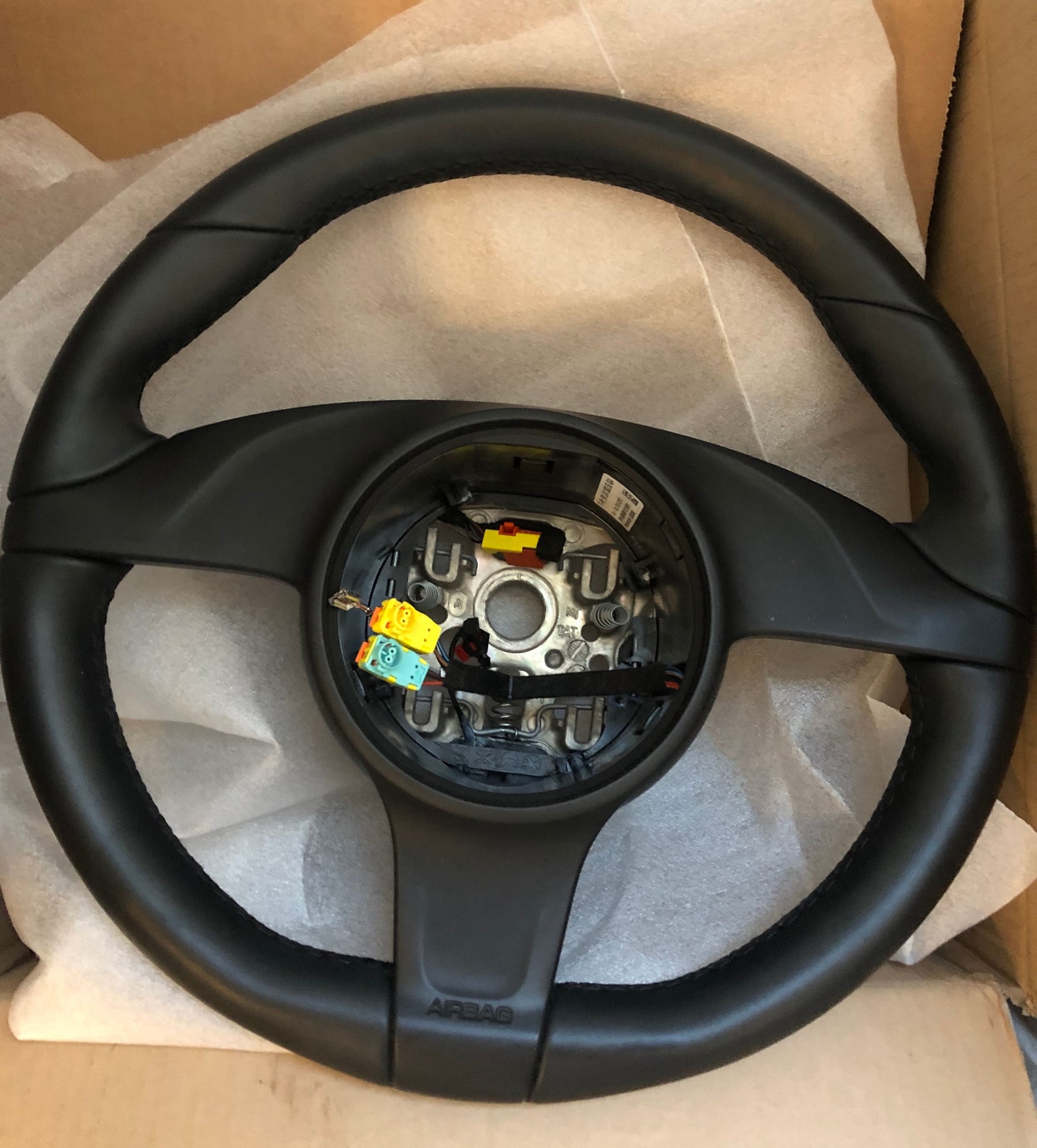 Interior/Upholstery - 2013 Carrera S Leather Heated Steering Wheel and Module - Manual Transmission - Used - 2012 to 2016 Porsche Carrera - Marietta, GA 30062, United States
