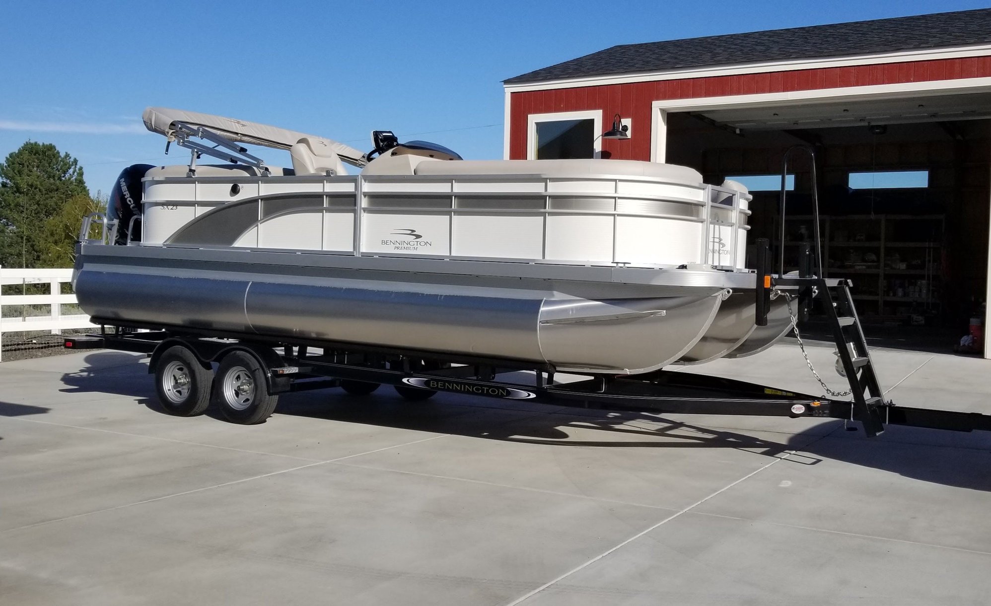 Miscellaneous - 2018 Bennington Tri-toon 23SPDXP Premium Dinette - Used - 2018 Any Make All Models - Benton City, WA 99320, United States