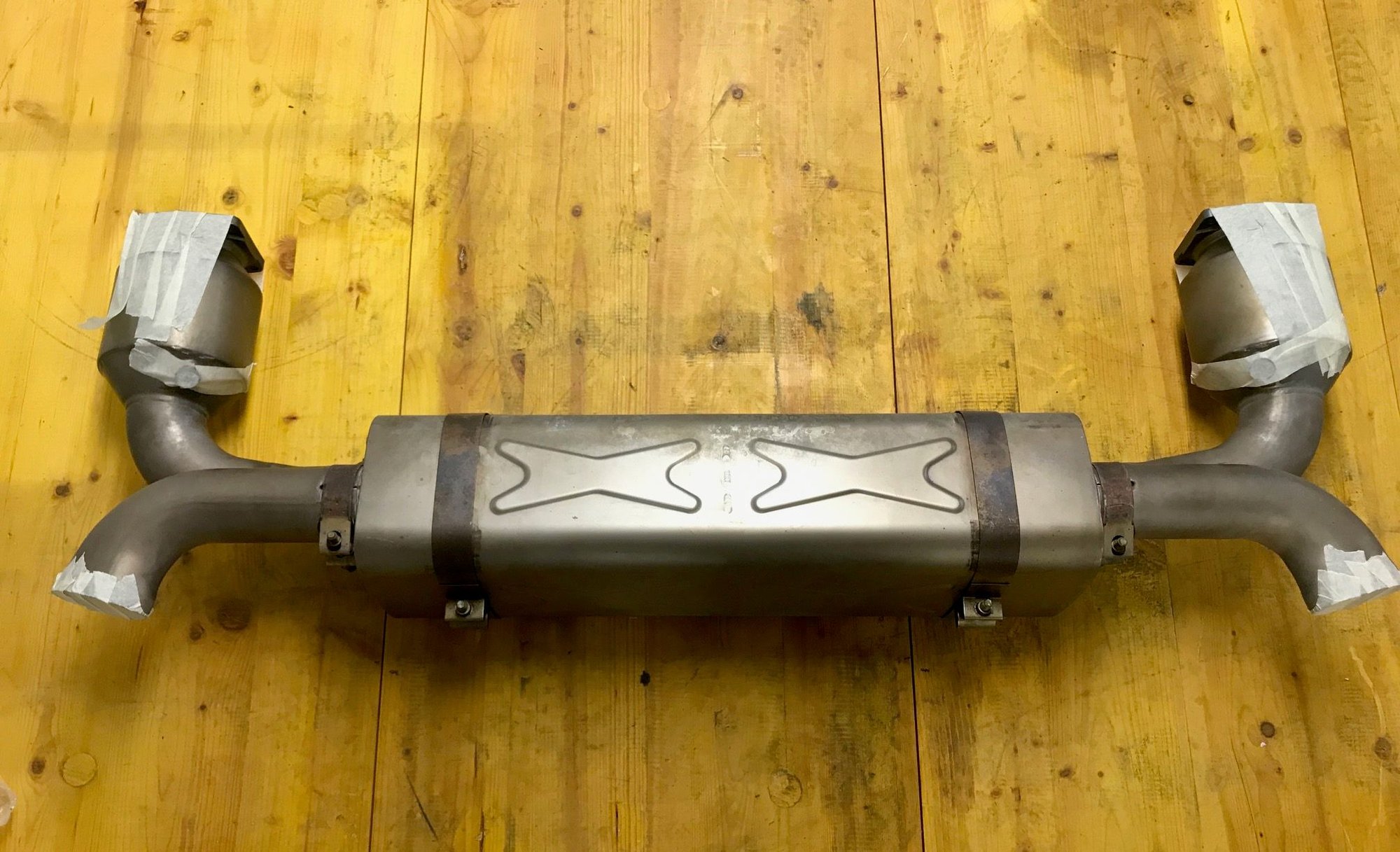 Engine - Exhaust - Akrapović Titanium Exhaust 997.2 Turbo - Used - 2010 to 2013 Porsche 911 - Stuttgart, Germany