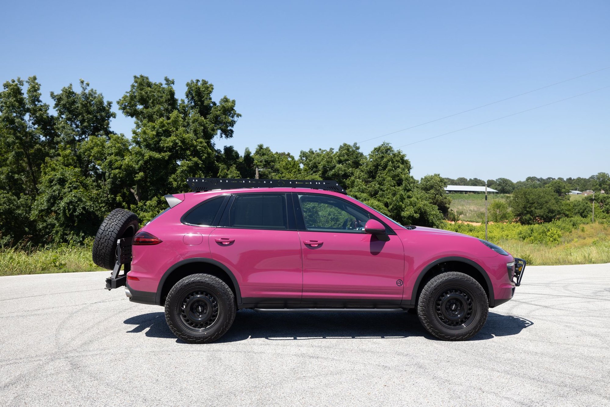 2017 Porsche Cayenne - 2017 Cayenne S - Adventure Ready With Top Notch Build - Used - VIN WP1AB2A28HLA50681 - 111,379 Miles - 6 cyl - AWD - Automatic - SUV - White - Fayetteville, AR 72704, United States