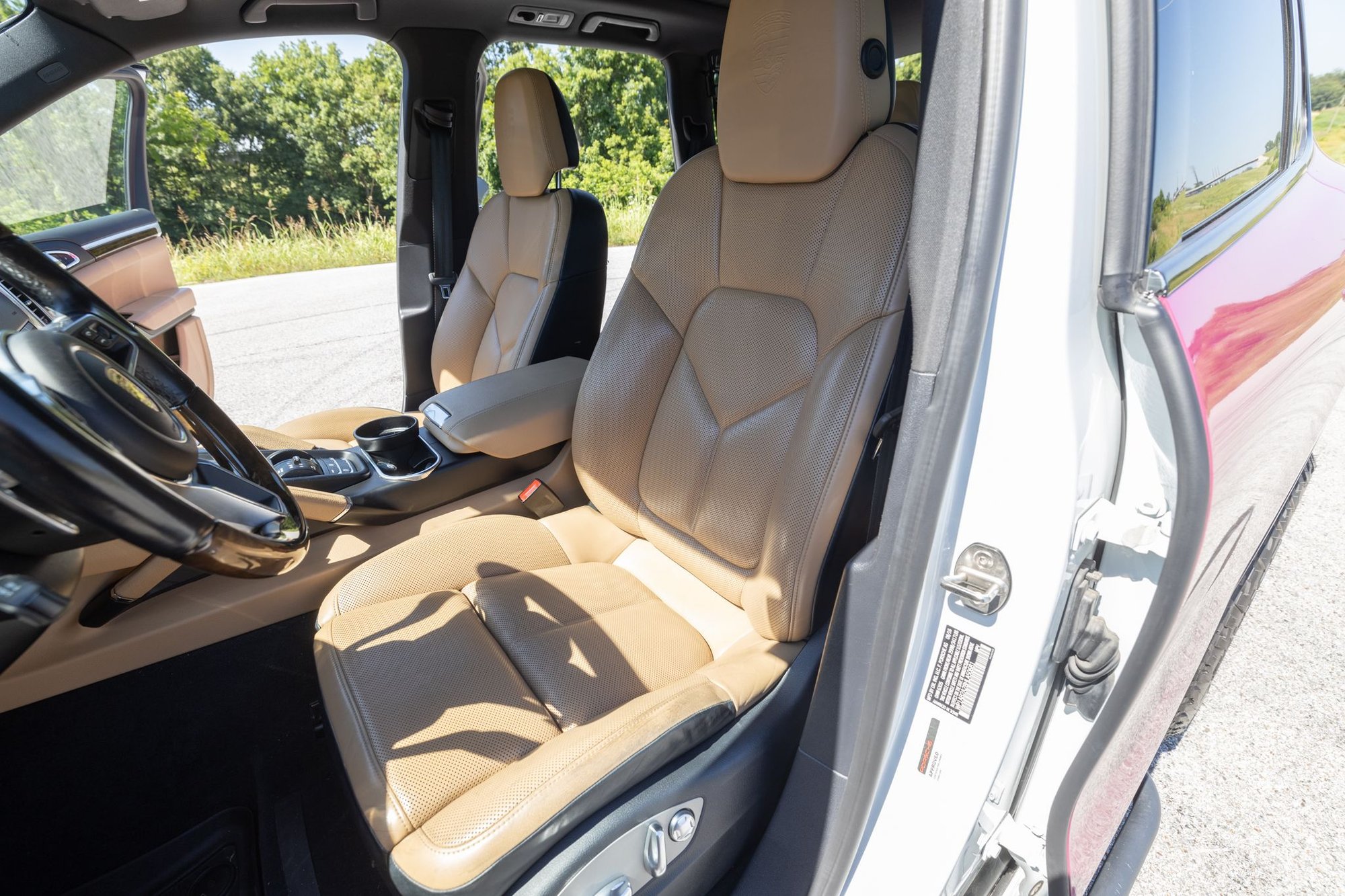 2017 Porsche Cayenne - 2017 Cayenne S - Adventure Ready With Top Notch Build - Used - VIN WP1AB2A28HLA50681 - 111,379 Miles - 6 cyl - AWD - Automatic - SUV - White - Fayetteville, AR 72704, United States