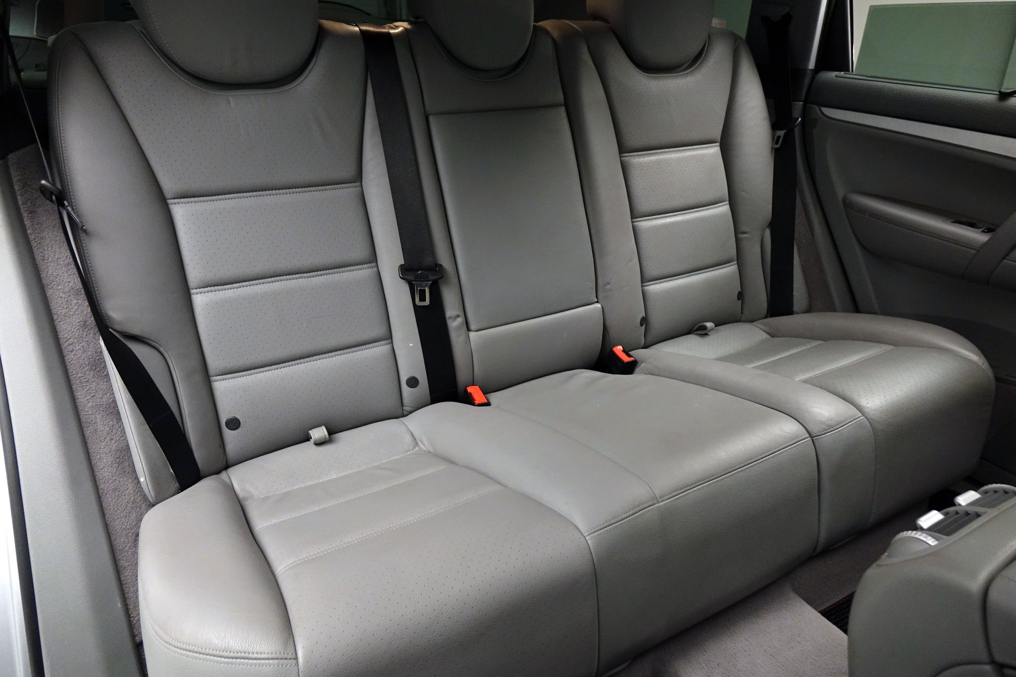 2008 Porsche Cayenne - 2008 Cayenne S - 78k miles - 4.8 liter V8 - 385 hp - very clean - Texas - Used - VIN WP1AB29P38LA40592 - 78,300 Miles - 8 cyl - AWD - Automatic - SUV - Silver - Dallas, TX 75229, United States