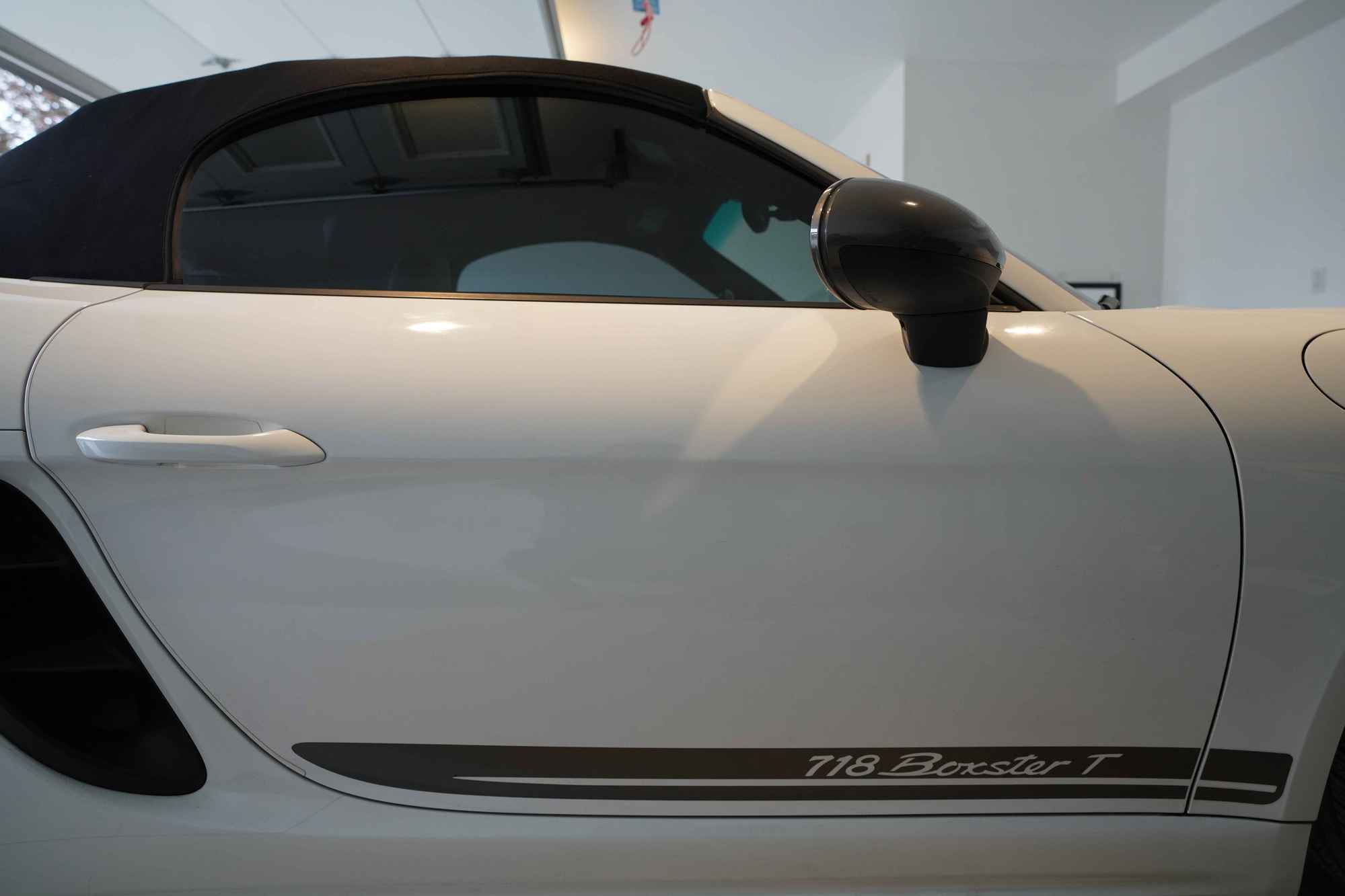 2021 Porsche 718 Boxster - 2021 Porsche 718 Boxster T 6-Speed Manual Transmission - Used - VIN WP0CA2A8XMS210416 - 31,000 Miles - 4 cyl - 2WD - Manual - Convertible - White - Boise, ID 83706, United States