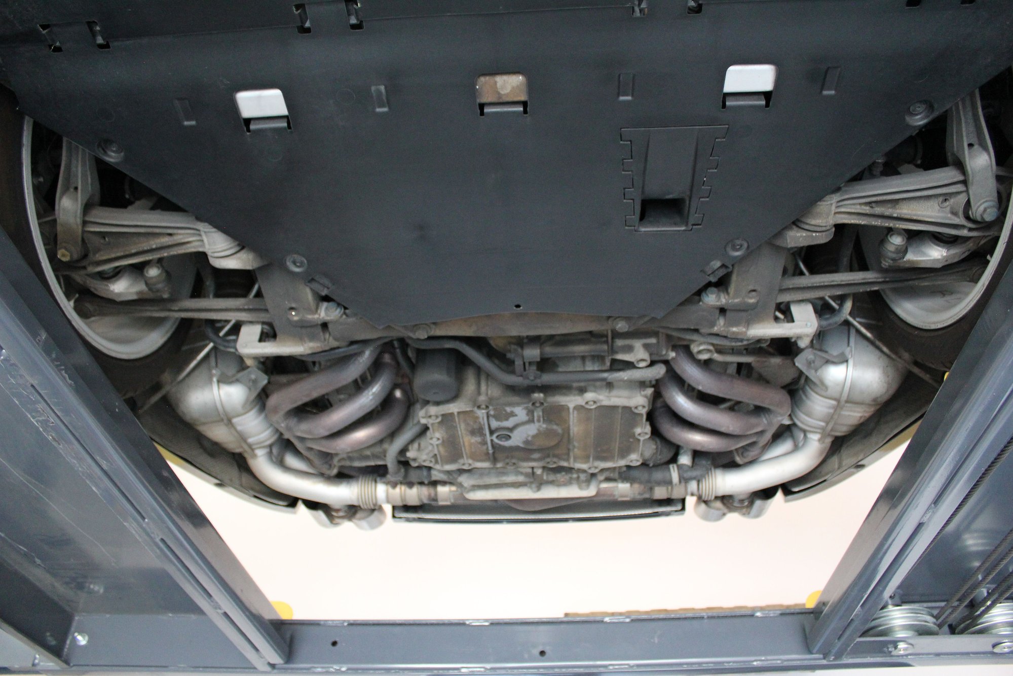 2007 Porsche 911 - 2007 997 Carrera, 18k miles, Very Clean - Used - VIN WP0AA29927S710708 - 18,025 Miles - 6 cyl - 2WD - Manual - Coupe - Silver - Lakewood, CO 80228, United States