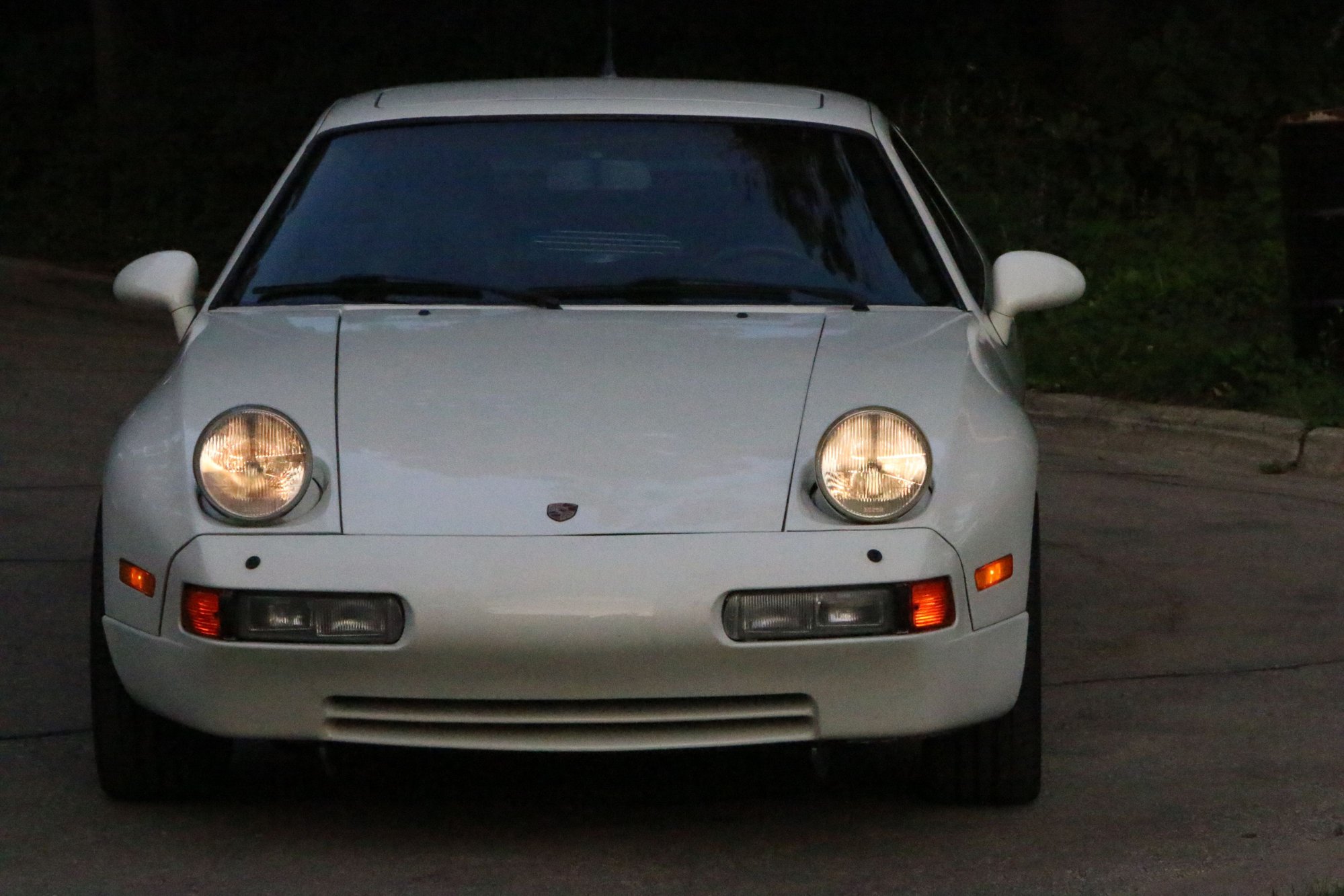 1990 Porsche 928 - Porsche 928 S4 1990 Manual! Low miles!! Excellent Driver!!! - Used - VIN WP0JB2924LS860376 - 72,625 Miles - 8 cyl - 2WD - Manual - Coupe - White - Madison, WI 53715, United States